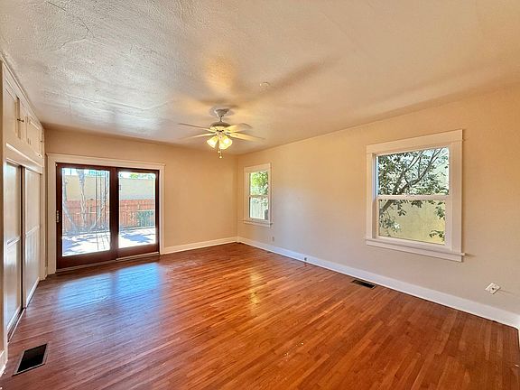 3rd image of 4113 Middlesex Dr