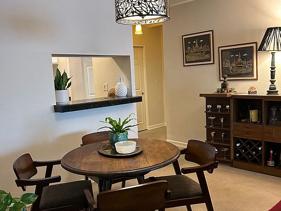 4th image of 551 N Pearl St APT 209