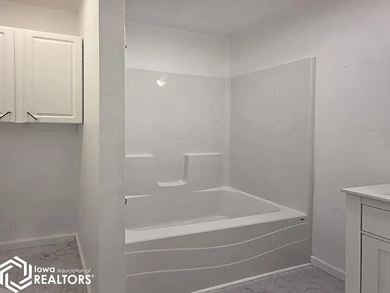 1410 Swanson Ave — Photo 2