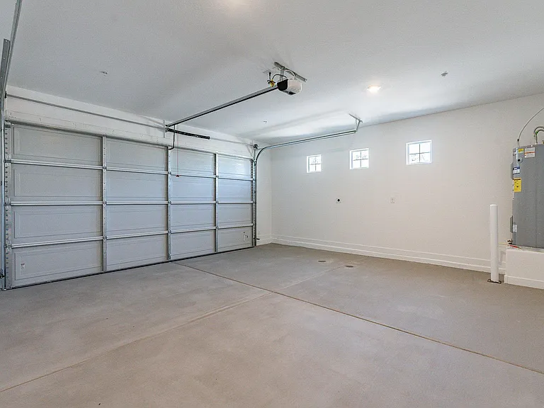 4042 E Amoroso Dr — Photo 30
