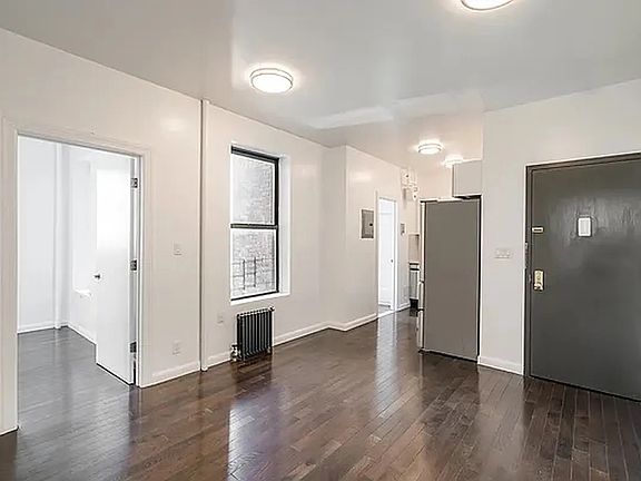 4th image of 243 Henry St APT 20