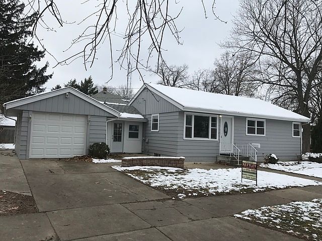 1st image of 120 N Elmwood Dr
