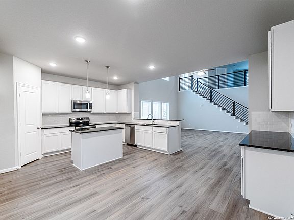 7th image of this home