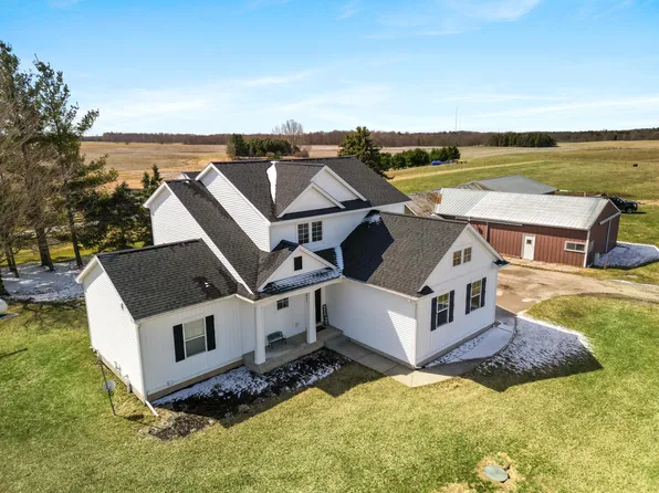 12413 S Wisner Ave, Grant, MI 49327