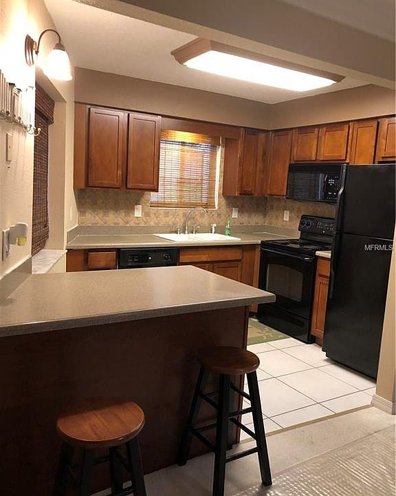 2nd image of 1740 Foxhall Cir