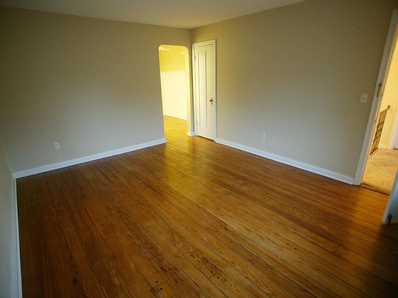 2nd image of 2813 Lawndale Ave APT 4