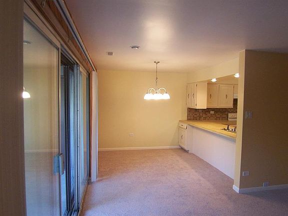 4th image of 705 E 194th St #A