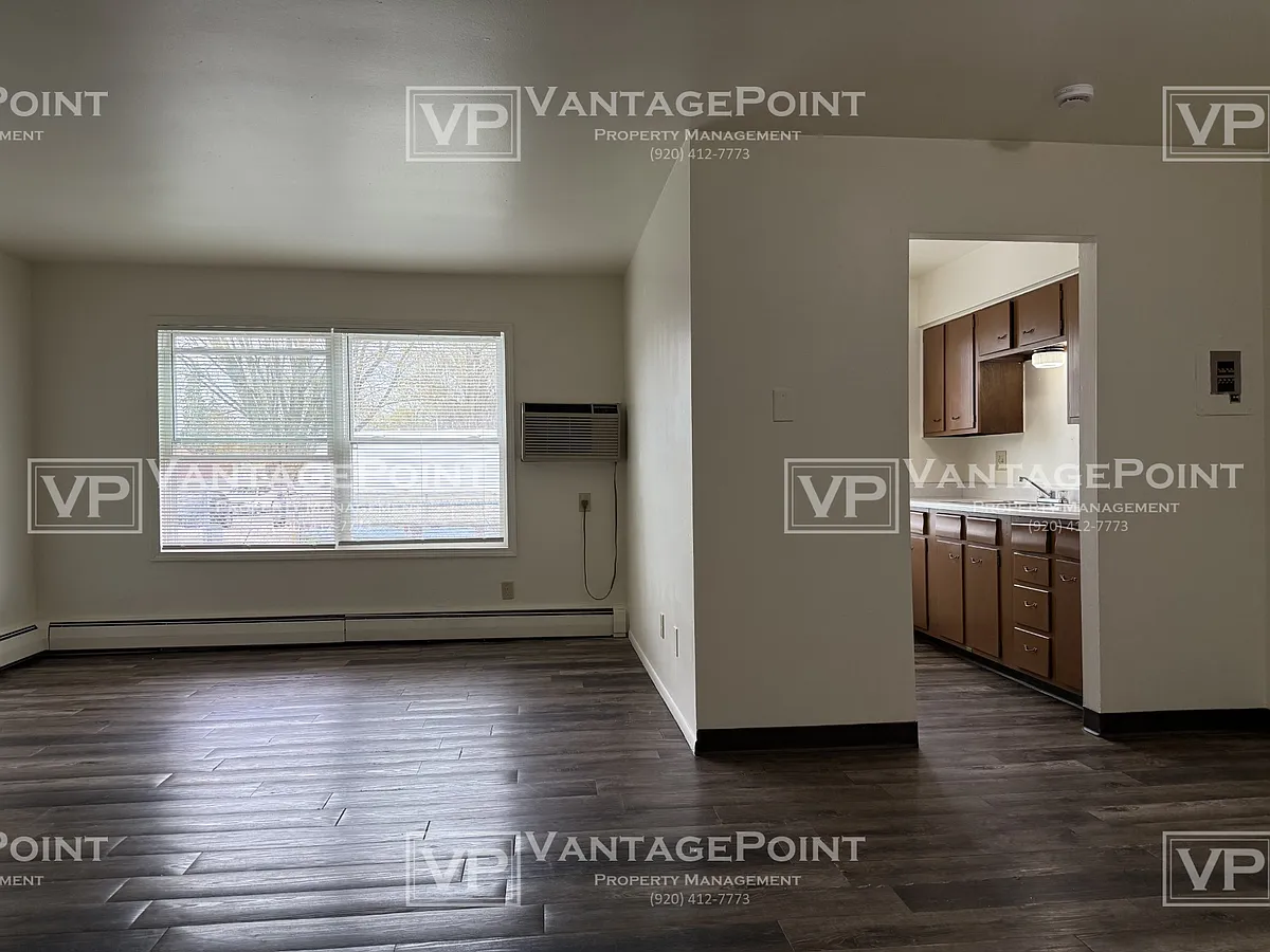 Building Photo - 1269 Shawano Ave #1