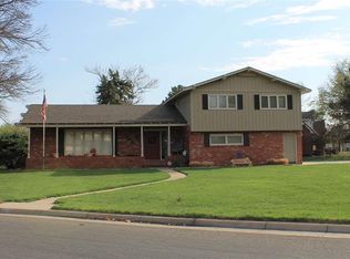 2507 N Van Buren St, Hutchinson, KS 67502