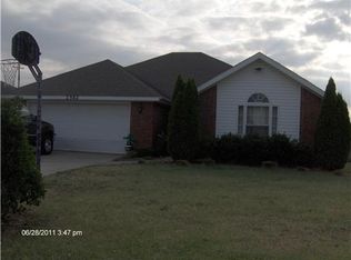 2562 E Persimmon St, Springdale, AR 72764
