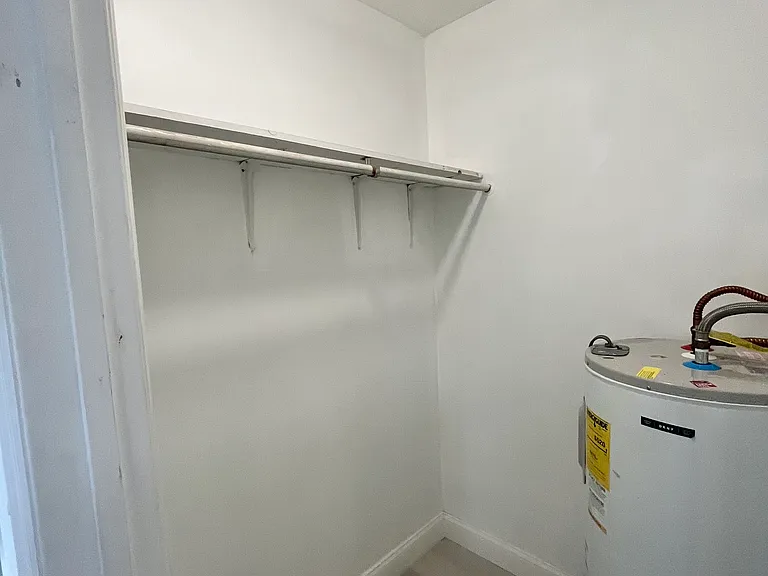 321 SW 14th St #3 — Photo 13