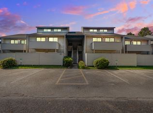 307 Greenmeadow Dr, Goose Creek, SC 29445