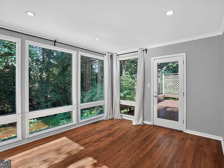 807 Cardova Dr NE — Photo 18