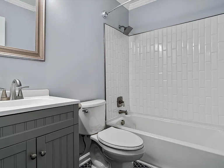 2938 E Saint Marks Rd — Photo 23