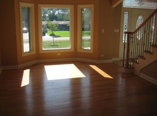 822 Coronet Ln, La Grange Highlands, IL