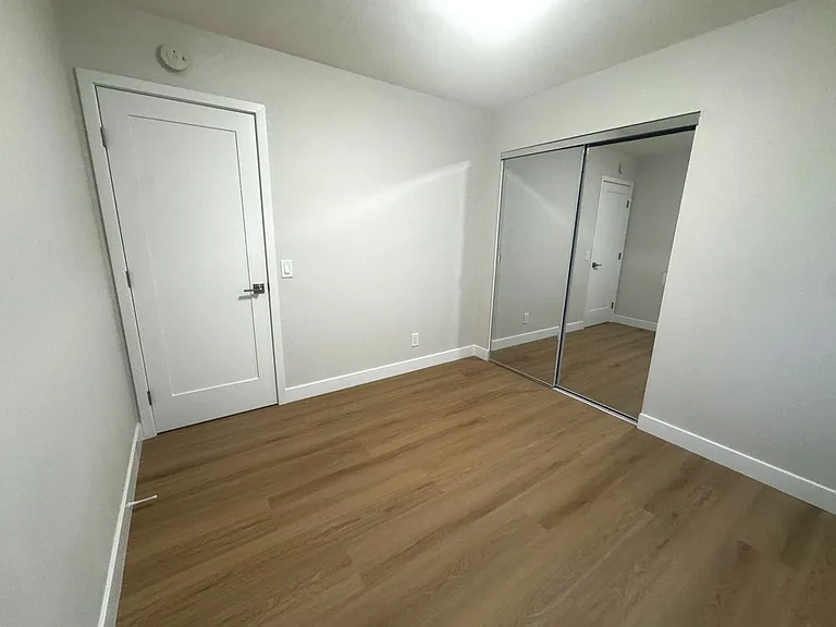 4950 Hancock St — Photo 13