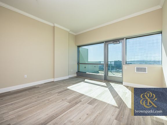 3rd image of 1 Mandalay Pl #603I