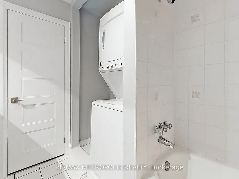 17 Porritt St #MAIN — Photo 22