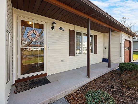 3rd image of 5538 Piazza Ln
