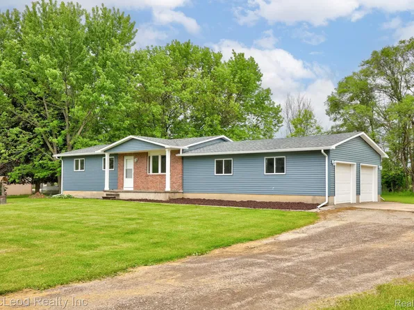 12146 Crawford Rd, Otisville, MI 48463