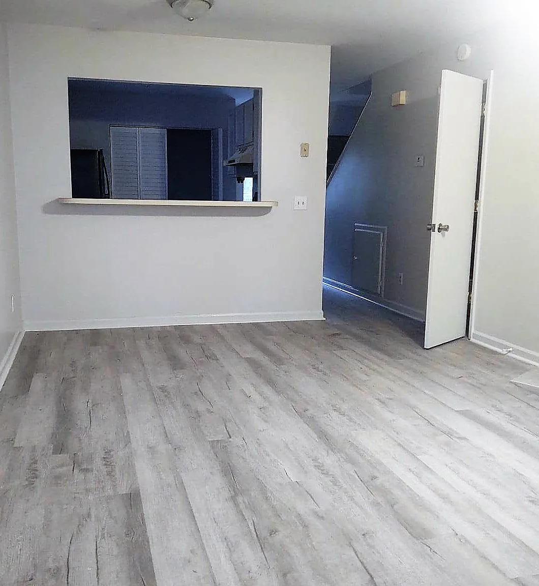 2 bed, 1.5 bath, 1024 sqft, $1,600 — Photo 2