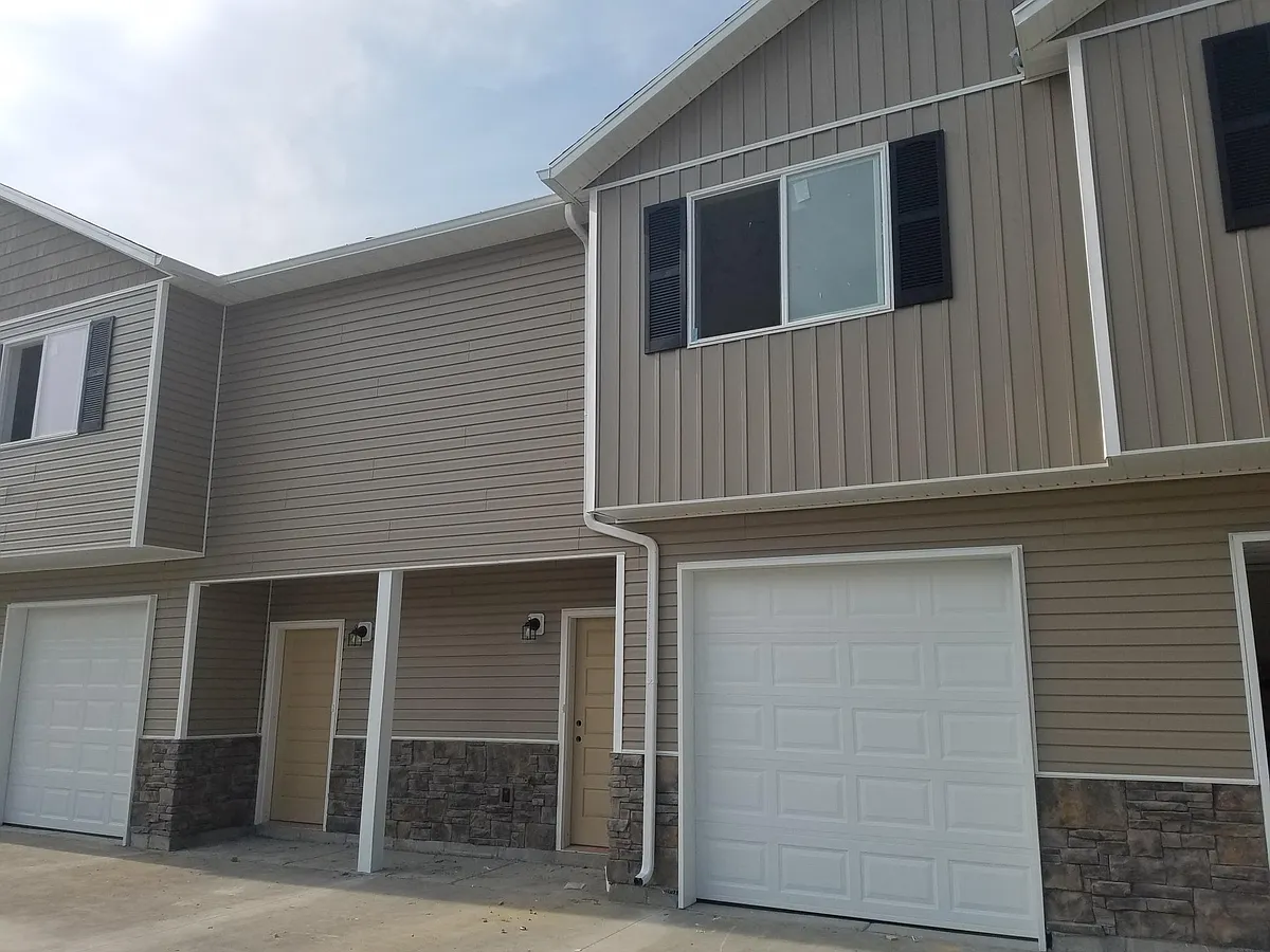 Building Photo - 132 N 100 W