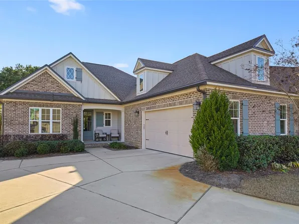 636 Meadow Lake Dr, Freeport, FL 32439