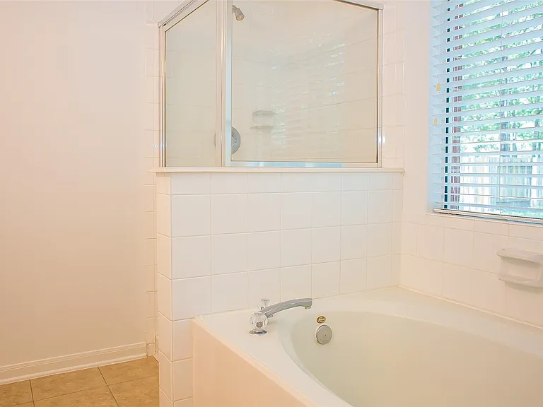 91 Genesee Ridge Dr — Photo 13