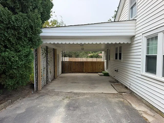 3 bed, 2.0 bath, 1616 sqft, $1,300 — Photo 3