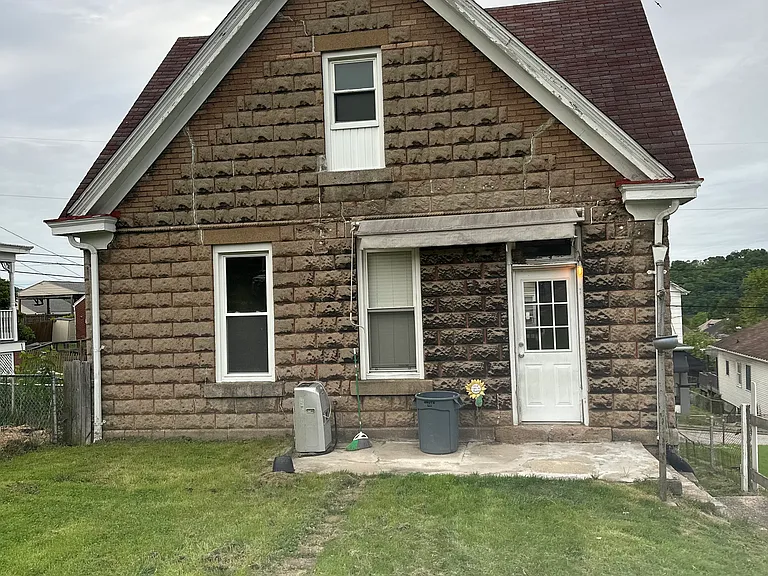 440 Center Ave — Photo 3