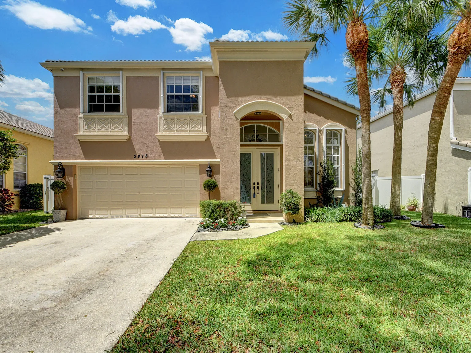 4 bed, 3.0 bath, 2361 sqft, $4,700 — Photo 2
