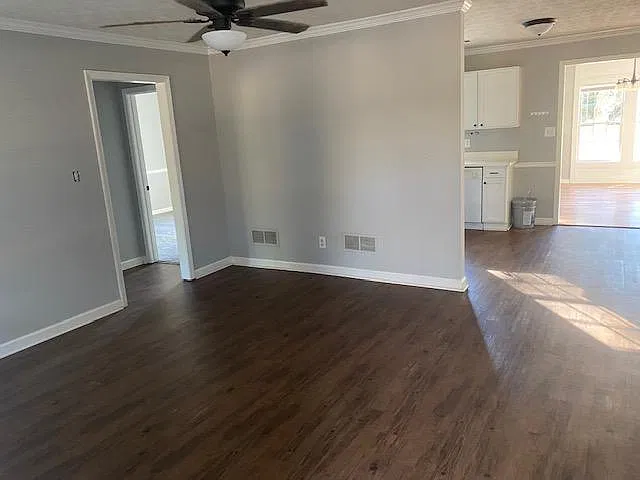 4 bed, 1574 sqft, $2,100 — Photo 2