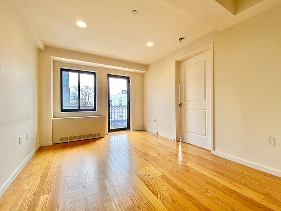 3rd image of 3110 23rd St APT 3A