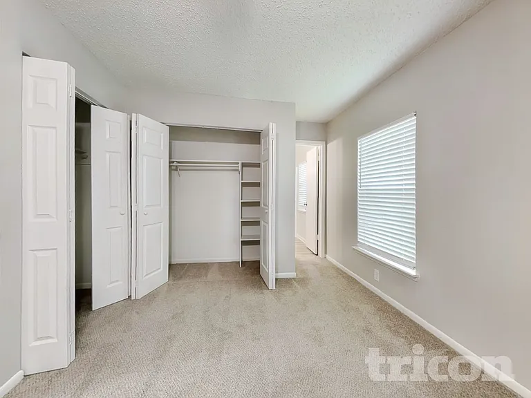 2610 Townhall Ln — Photo 7