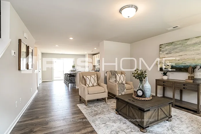 3 bed, 2.5 bath, 1727 sqft, $2,055 — Photo 4