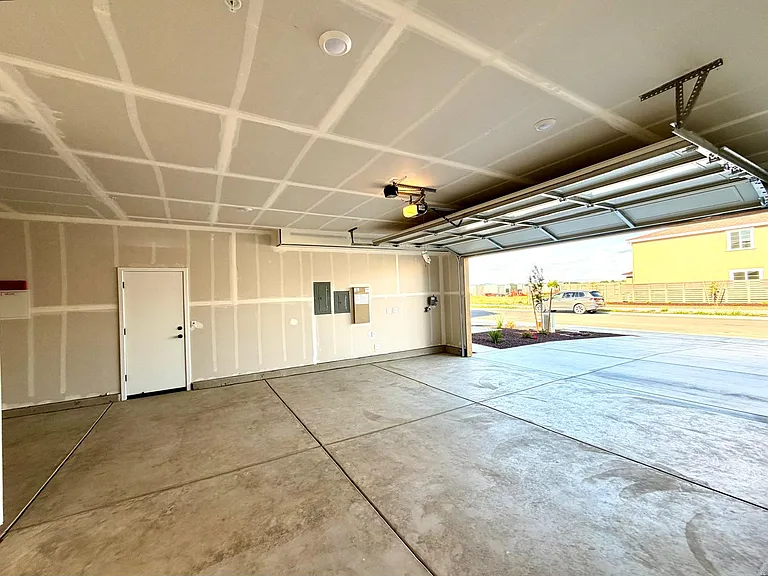3432 Edington Dr — Photo 40