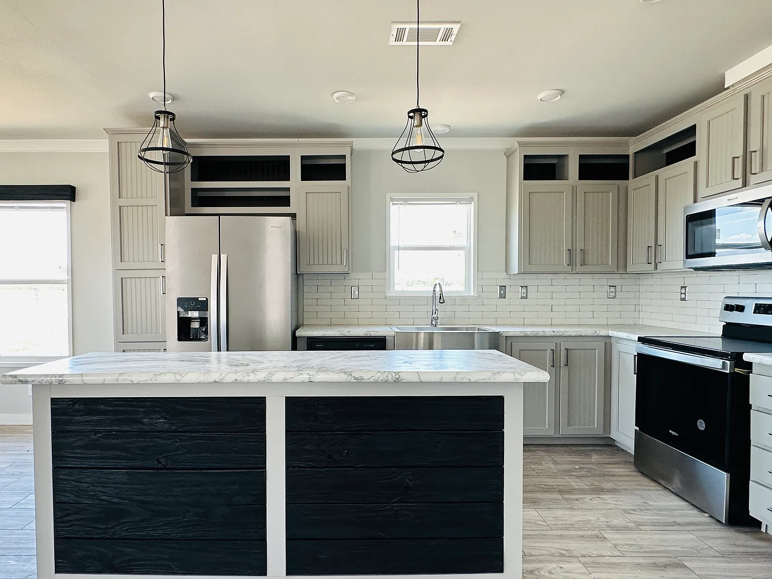 3 bed, 1632 sqft, $1,649 — Photo 3