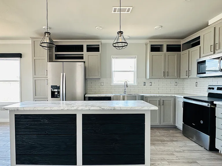 2941 Chamber Pkwy — Photo 4