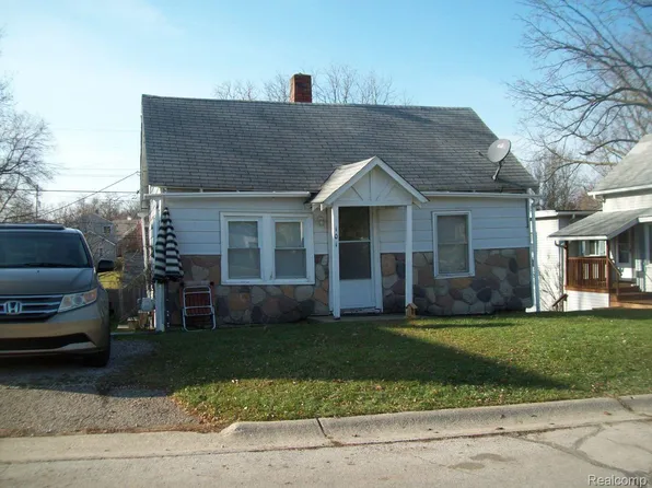 101 Tebeau Ct, Auburn Hills, MI 48326