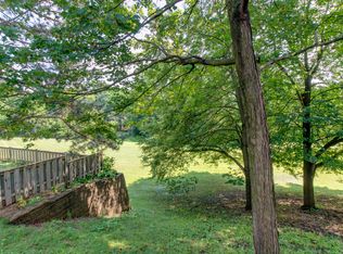 40 Summit Ave #102, London, ON N6H4S3