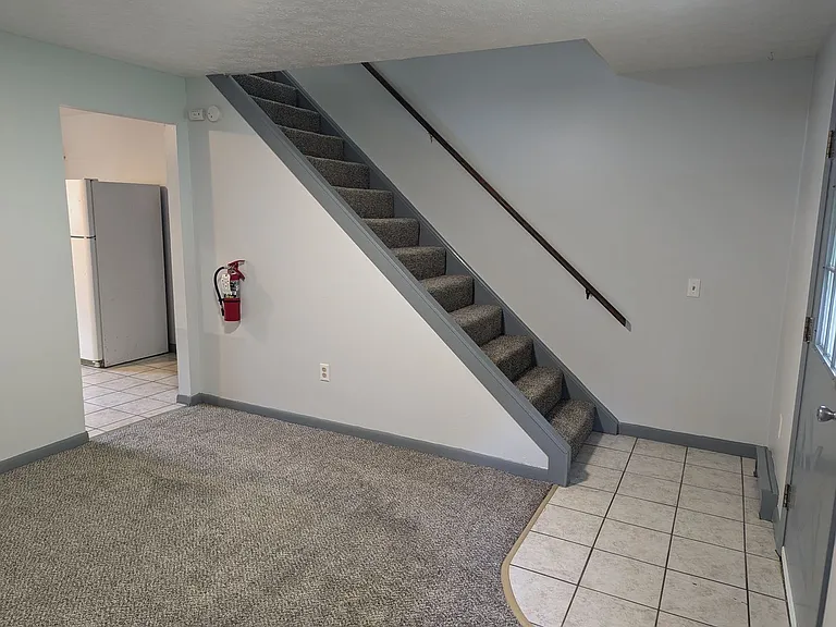669 Highland Ave — Photo 3