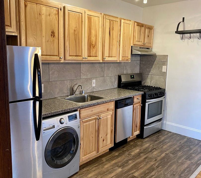 1st image of 2704 Blaisdell Ave #102