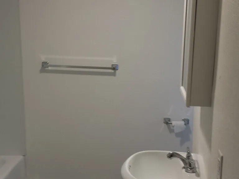 650 Marion St NE #10 — Photo 17