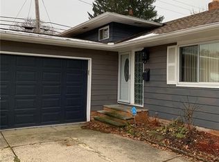 6762 Sutherland Ave, Parma Heights, OH
