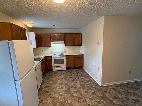 3rd image of 109 Pennie Ln #B