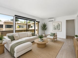 2032 N Beachwood Dr, Los Angeles, CA 90068