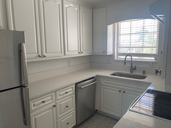 5th image of 31 Silk Oaks Dr