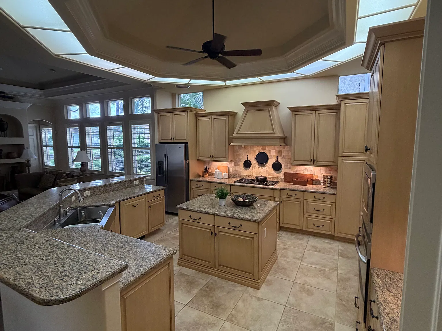 2 bed, 3174 sqft, $8,500 — Photo 3