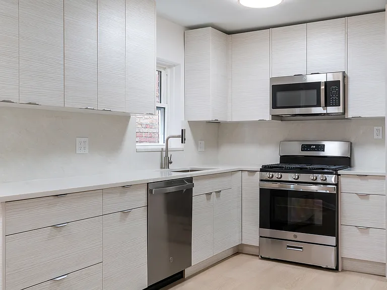 5439 N Artesian Ave #1 — Photo 11