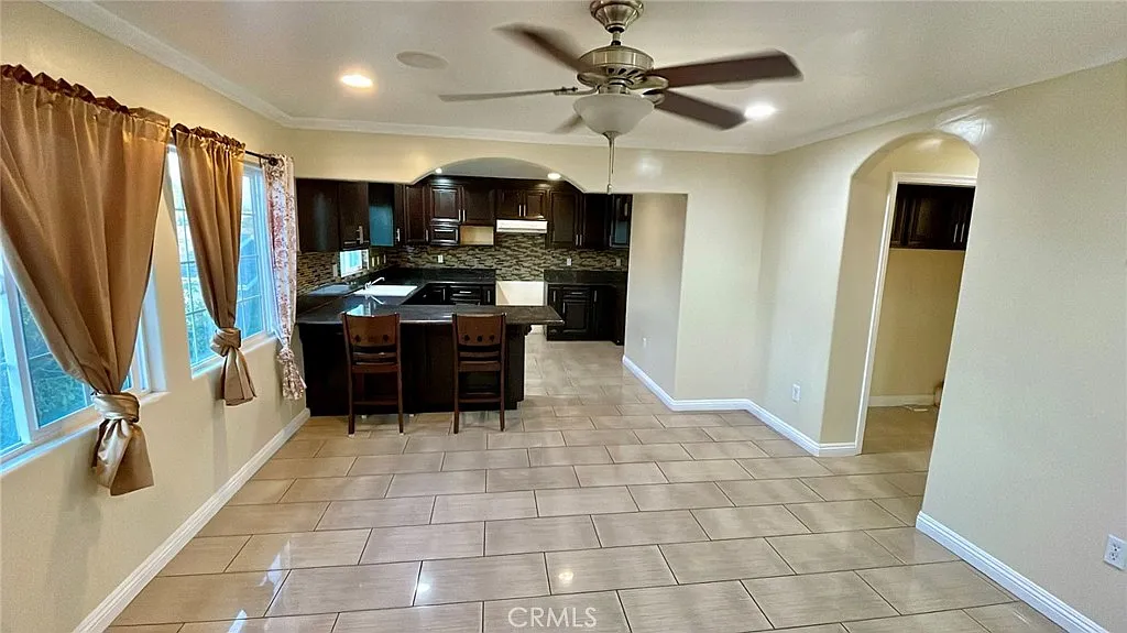 3 bed, 1129 sqft, $3,500 — Photo 3